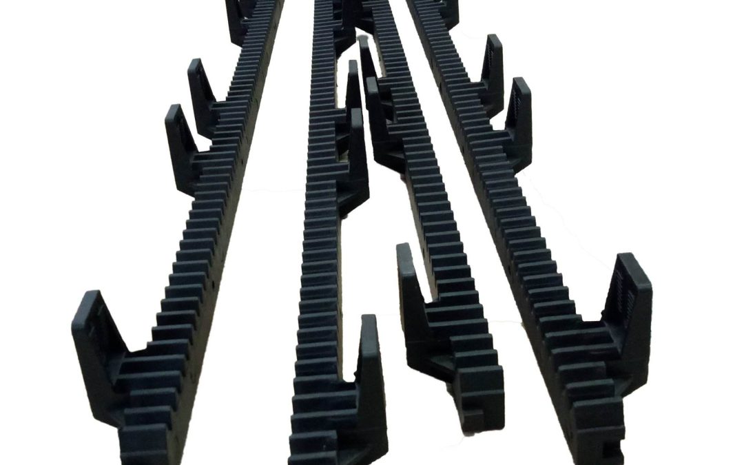 Cremallera-nylon-atornillar-puerta-corredera-serraller