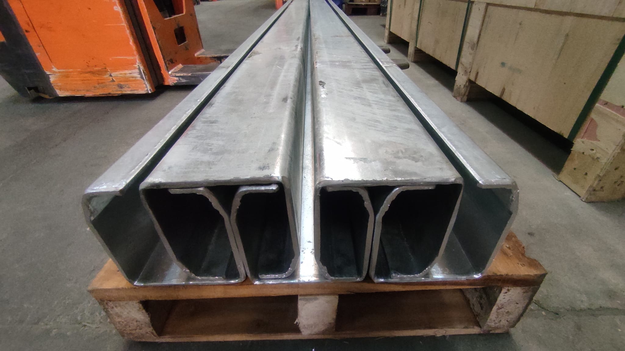 Carro-puerta-corredera-autoportante-2000kg-16m-serraller
